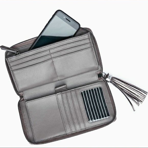 Stella & Dot Continental Wallet - Picture 5 of 5